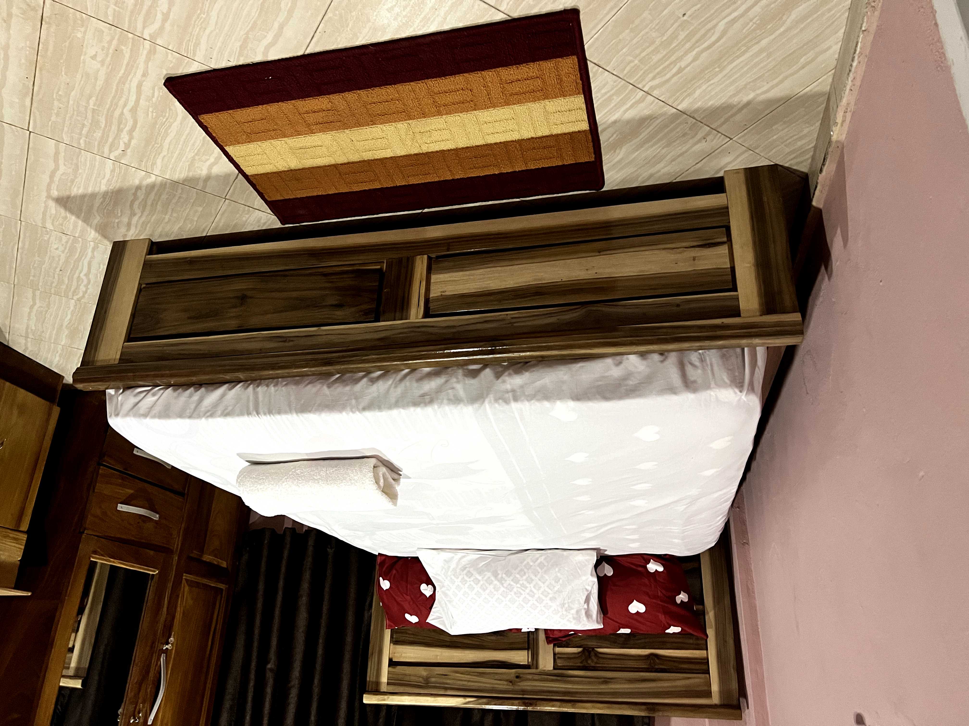 Big beds with Pillow to mattresses for the most confortable sleep